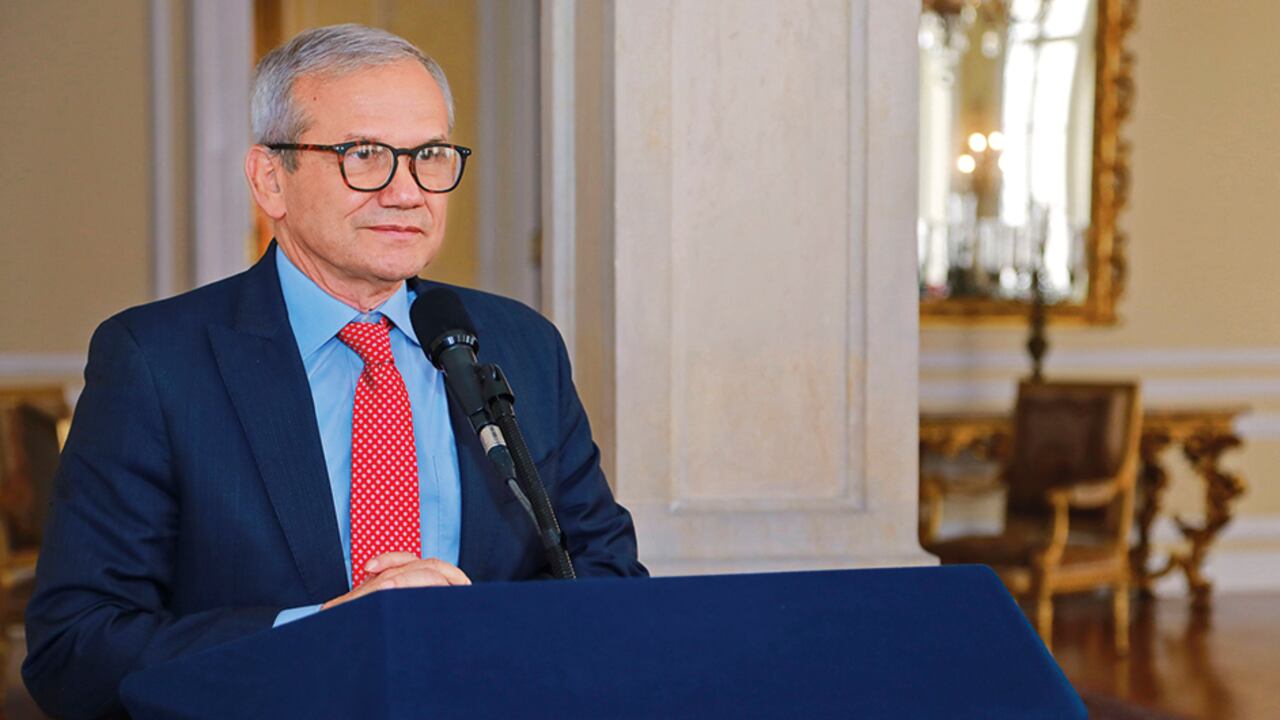 Carlos Ramón González, exdirector del Dapre.