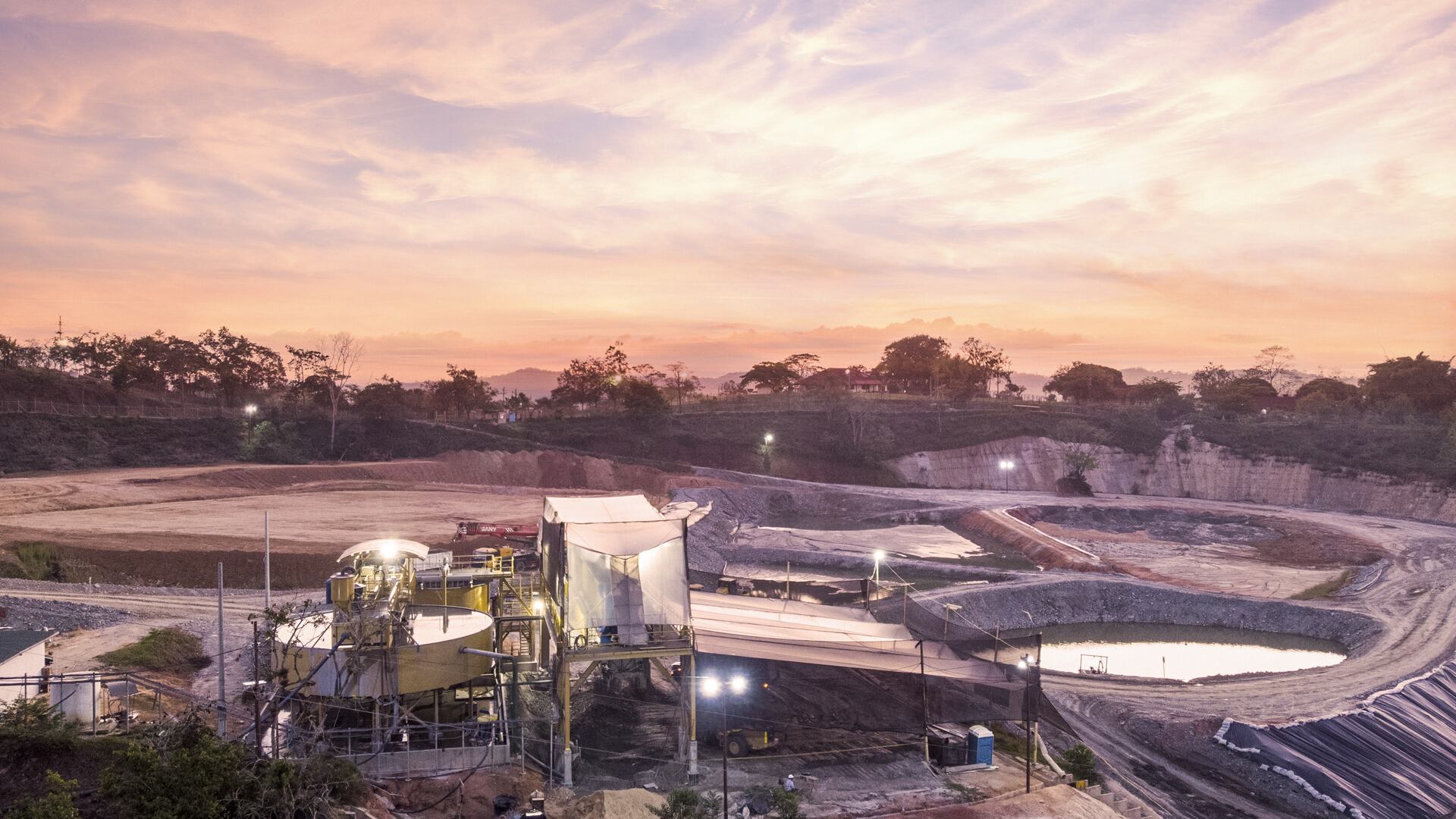 La compañía canadiense genera más de 1.450 empleos que benefician a más de 4.000 familias del nordeste anioqueño.