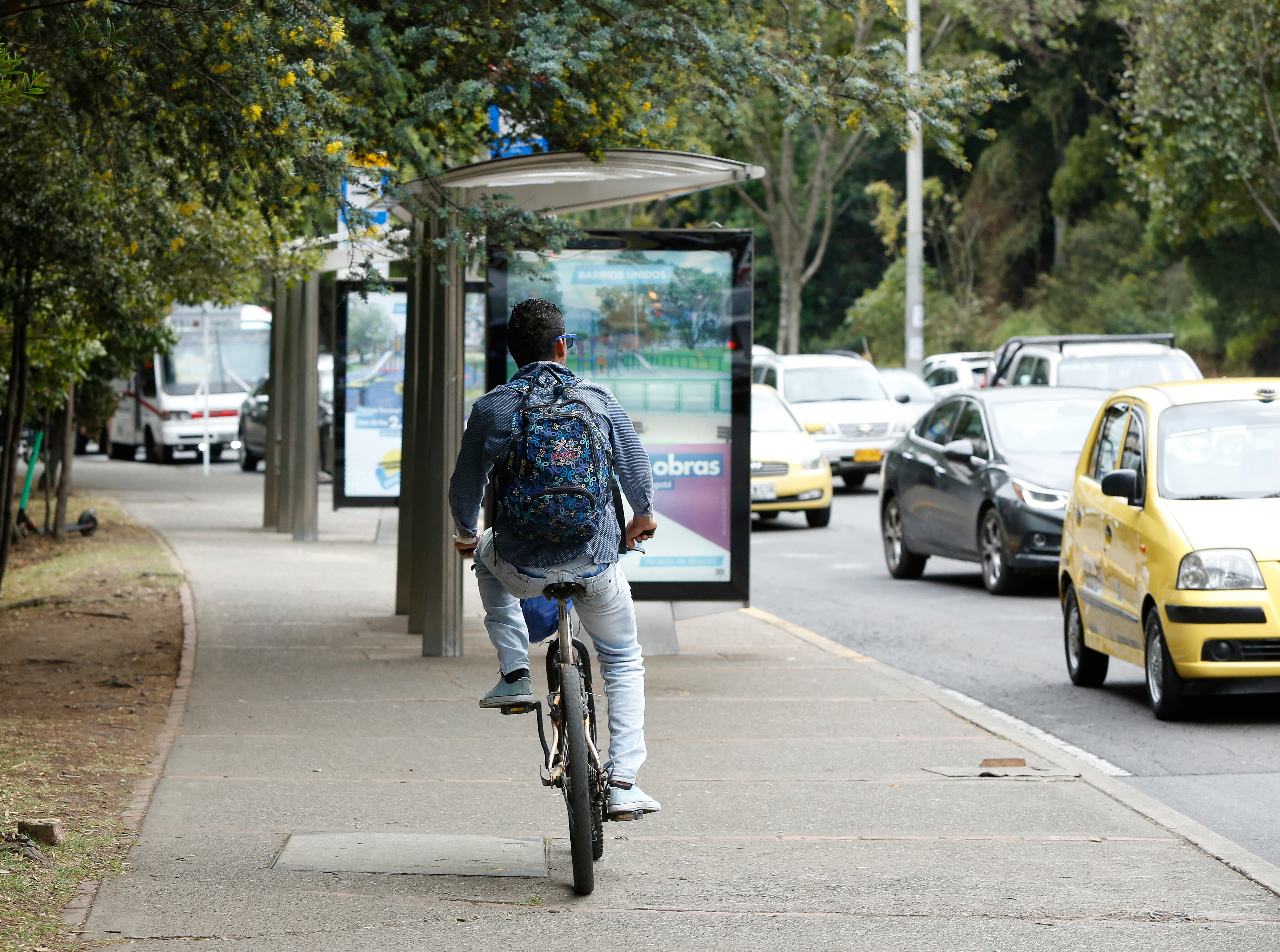 Ciclista en Bogotá. Guillermo Torres Reina / Semana