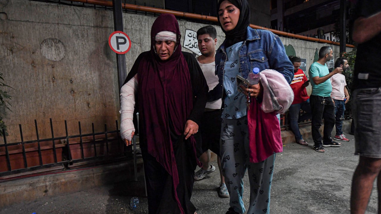 Una mujer resultó herida tras el ataque israelí a la ciudad de Beirut en el Líbano.