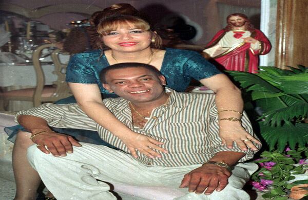 Joe y su segunda esposa Mary Luz Alonso, de quien el periodista Ernesto McCauslan dijo en una de sus columnas
"fue su apoyo, su amiga, su consejera, su compañera y aun su enérgica protectora en momentos difíciles", durante tres décadas. El Joe se separó de ella en 2001. De la relación quedaron sus dos hijas Eikol y Nayalibe.