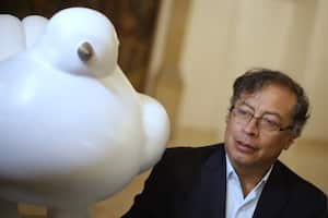 Gustavo Petro insiste en mantener los diálogos de paz.
