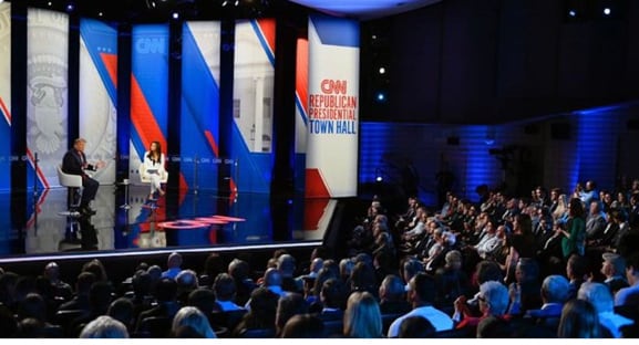 El canal de noticias estadounidense CNN defendió este jueves la aparición en vivo de Donald Trump luego de una avalancha de críticas, sobre todo en filas demócratas, de que el expresidente usó la emisión para repetir falsedades y lanzar insultos.