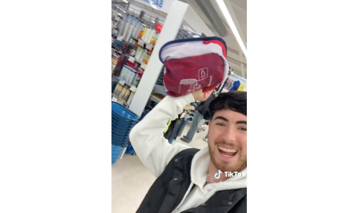 El pequeño maletín puede ser cargado en una mano