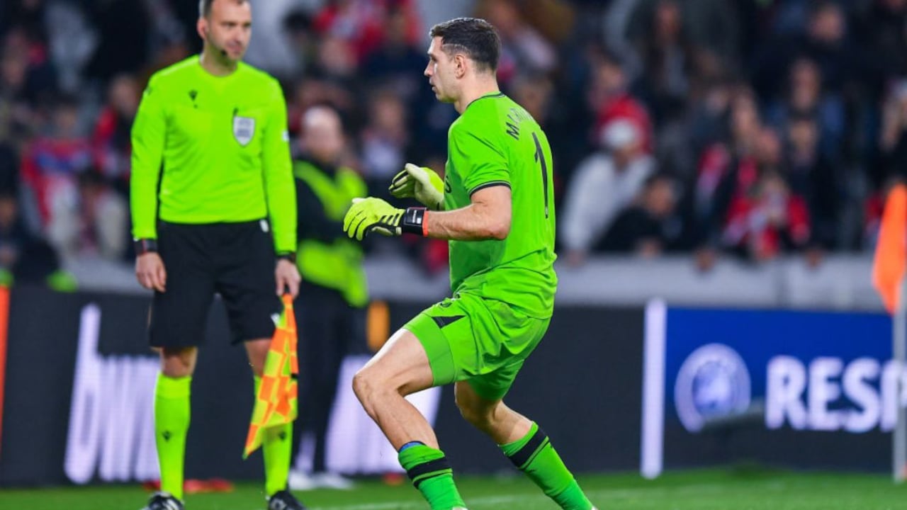 Acción del Dibu Martínez.