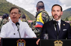 Gustavo Petro Abelardo De La Espriella Paz total