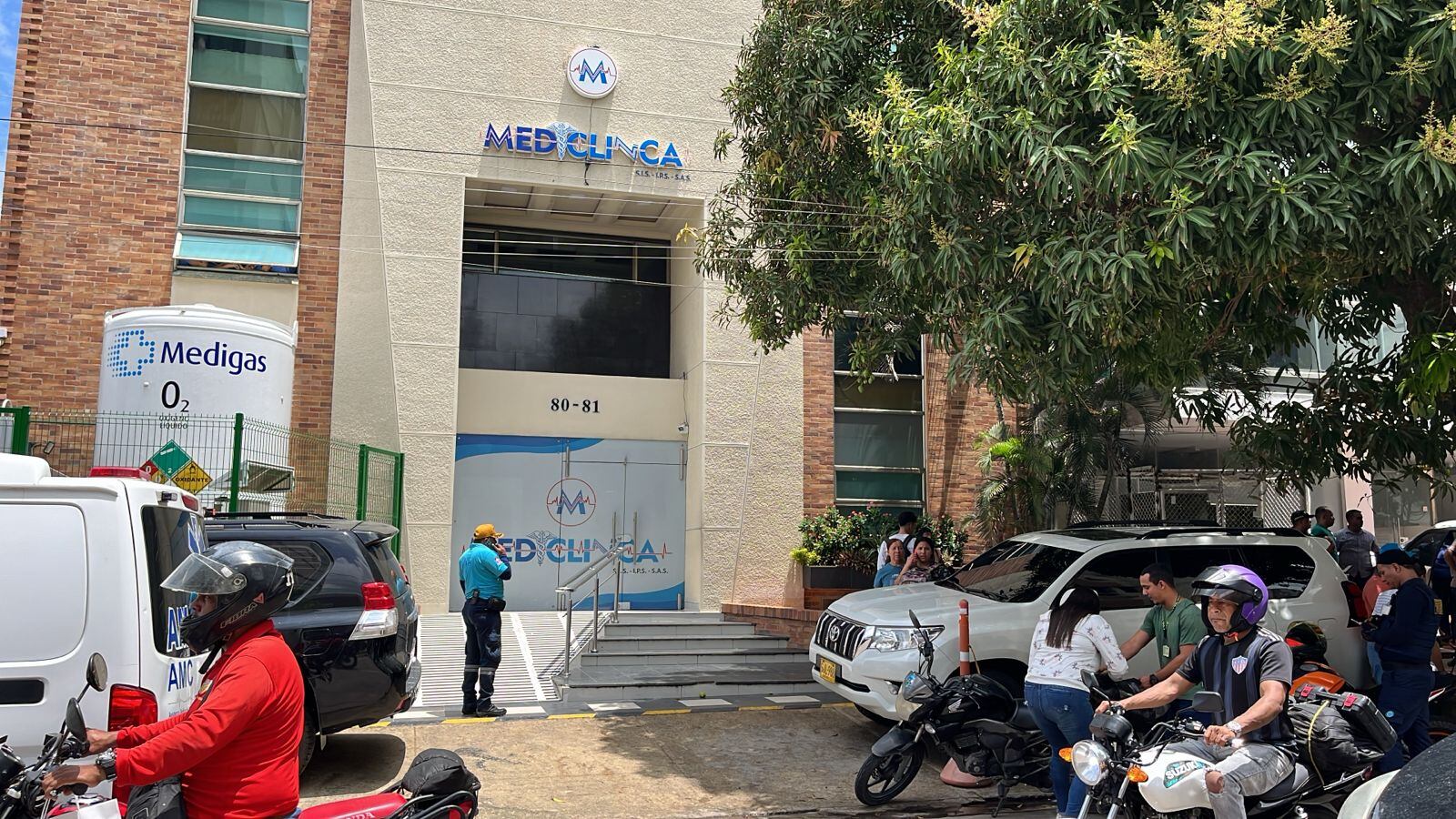 Instalaciones de Mediclínica, en el norte de Barranquilla, donde se cometió el intento de asesinado del hijo de La Gata.