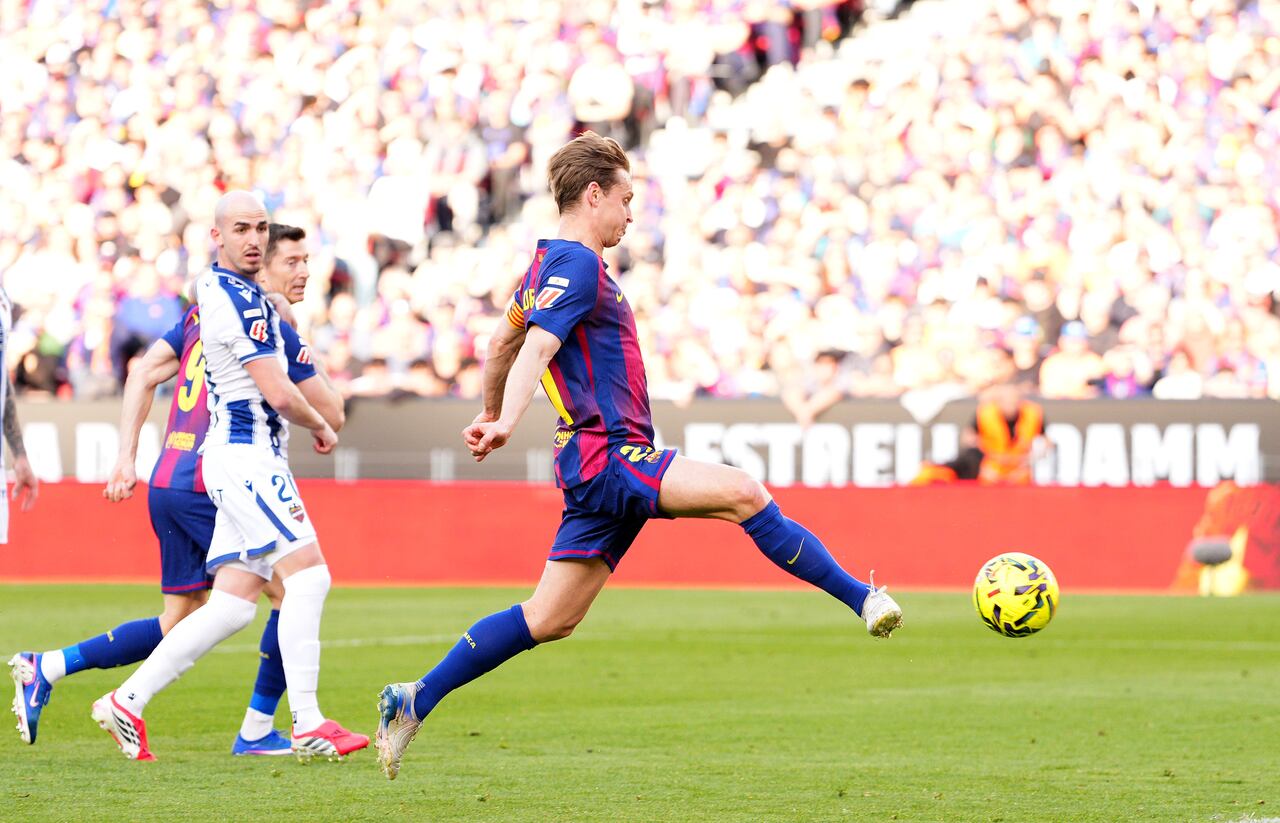 Barcelona da el golpe y vence al Levante para recuperar el liderato de ...