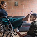 Diana Carolina Gutiérrez es abogada, le enseña a su hijo Emanuel a ser autosuficiente y sensible a los problemas de la sociedad. También es conferencista, su historia ha enseñado que lo único que pone límites a la humanidad es el “no puedo”.