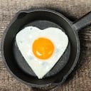Huevos fritos, corazón, huevo, proteína, desayuno, comida