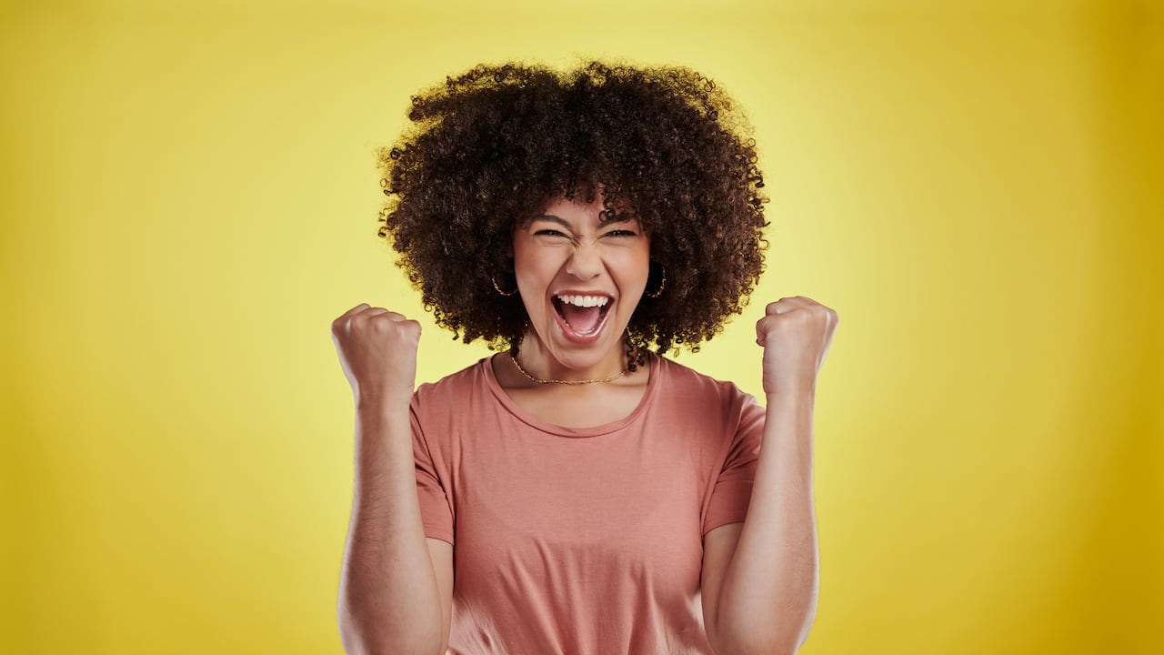 Bajar de peso puede generar sensación de felicidad o victoria. Getty Images.