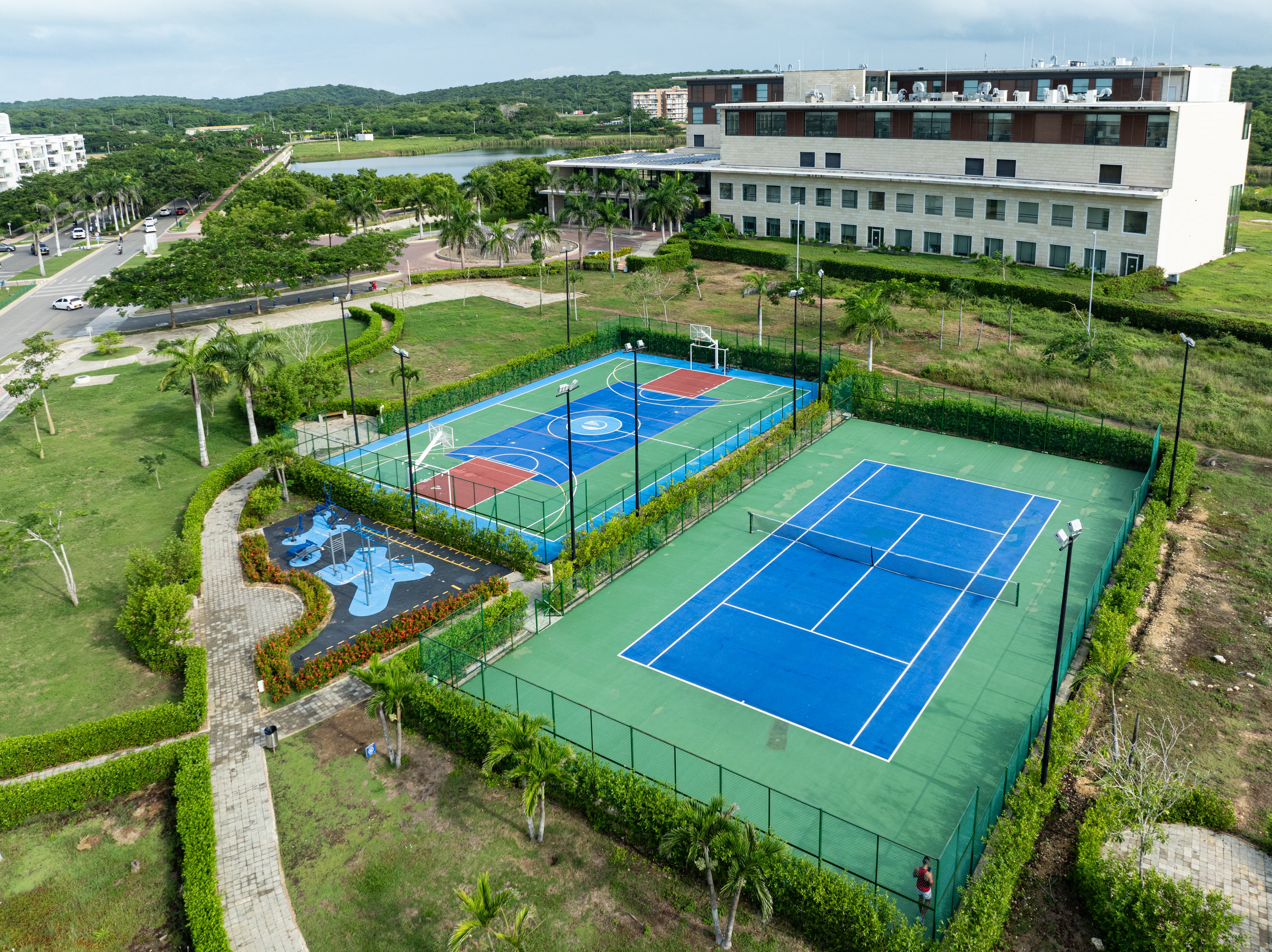 Serena del Mar ofrece infraestructura deportiva de alto nivel.