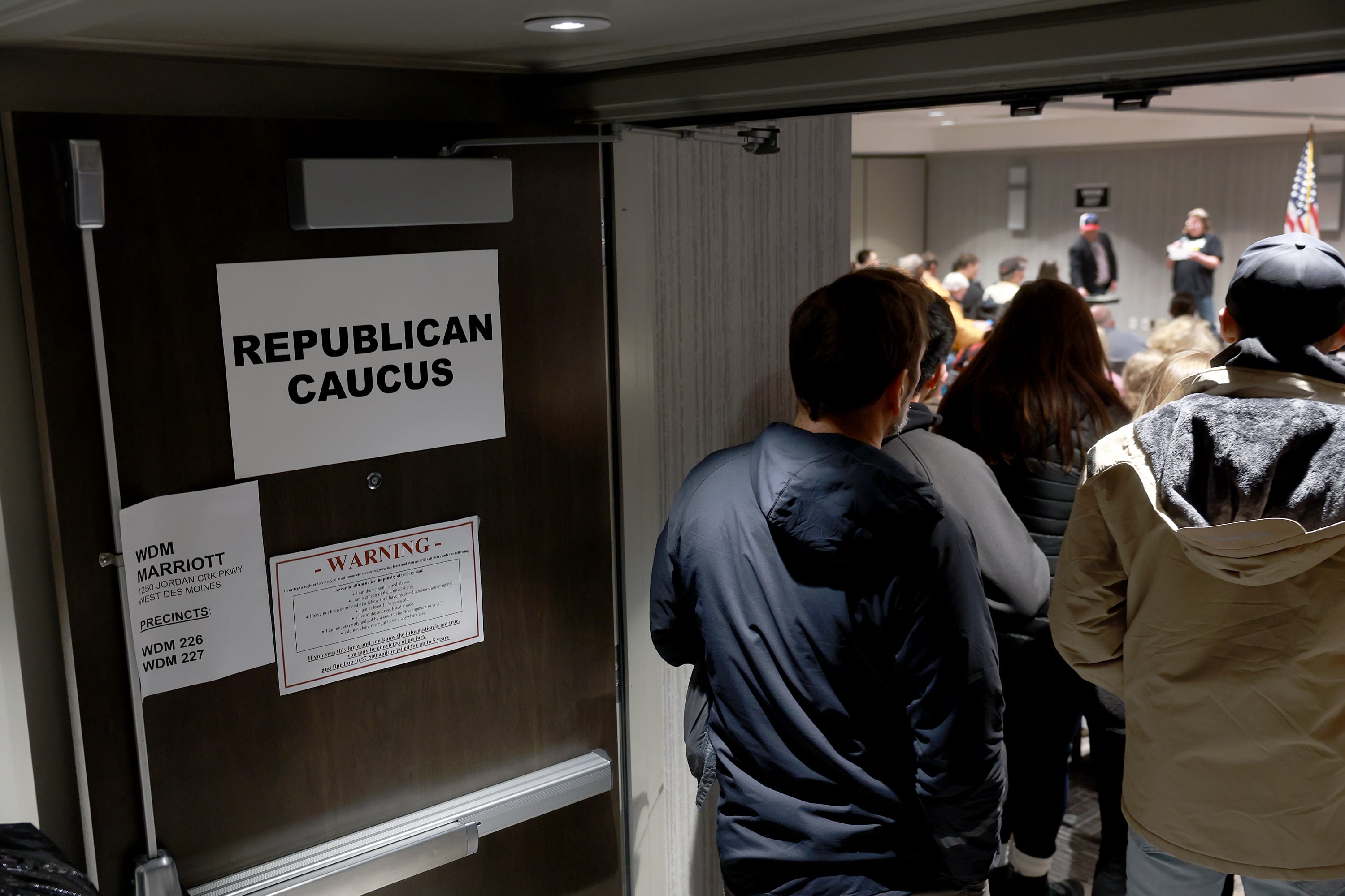 Donald Trump gana la asamblea partidista para la nominación presidencial del Partido Republicano en Iowa.