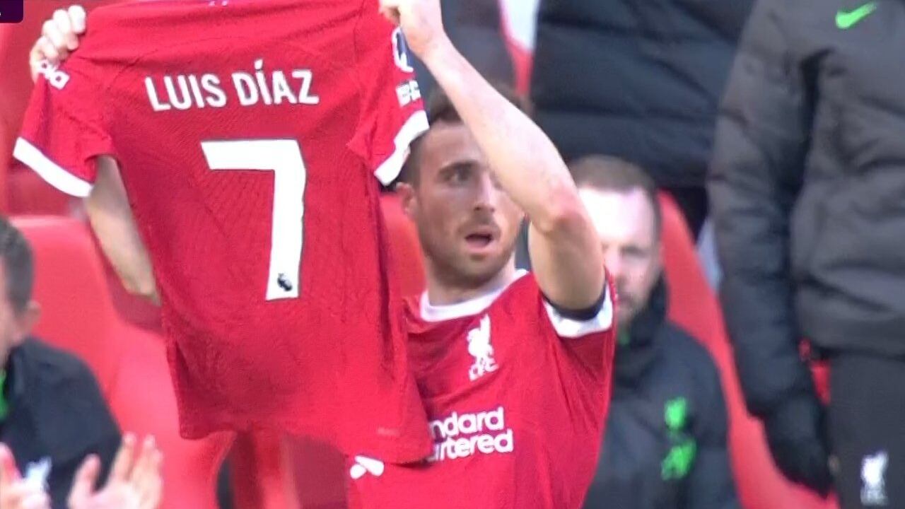 Dedicatoria a Luis Díaz tras el gol de Diogo Jota, jugador del Liverpool