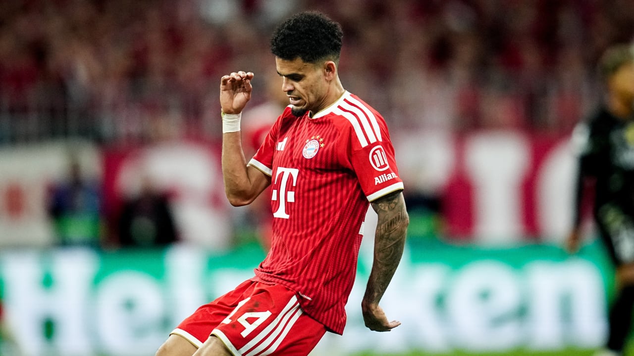 Luis Díaz en el partido donde Bayern Múnich quedó eliminado de la Champions League, ante PSG.