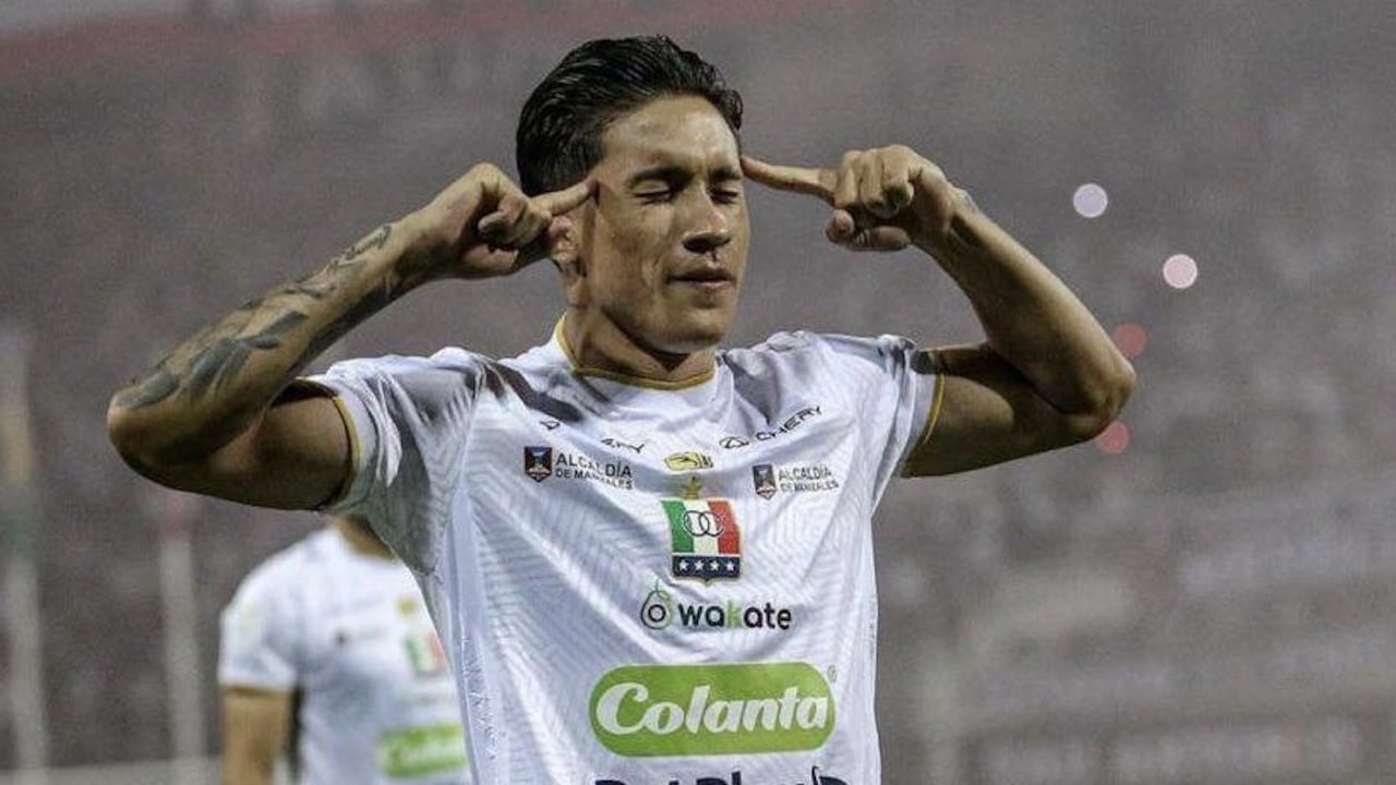 Jefry Zapata viste la caniseta de Once Caldas.
