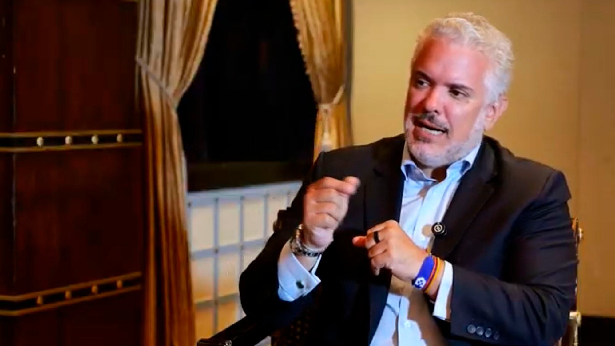 Entrevista Iván Duque con la periodista  Nicole Mischel