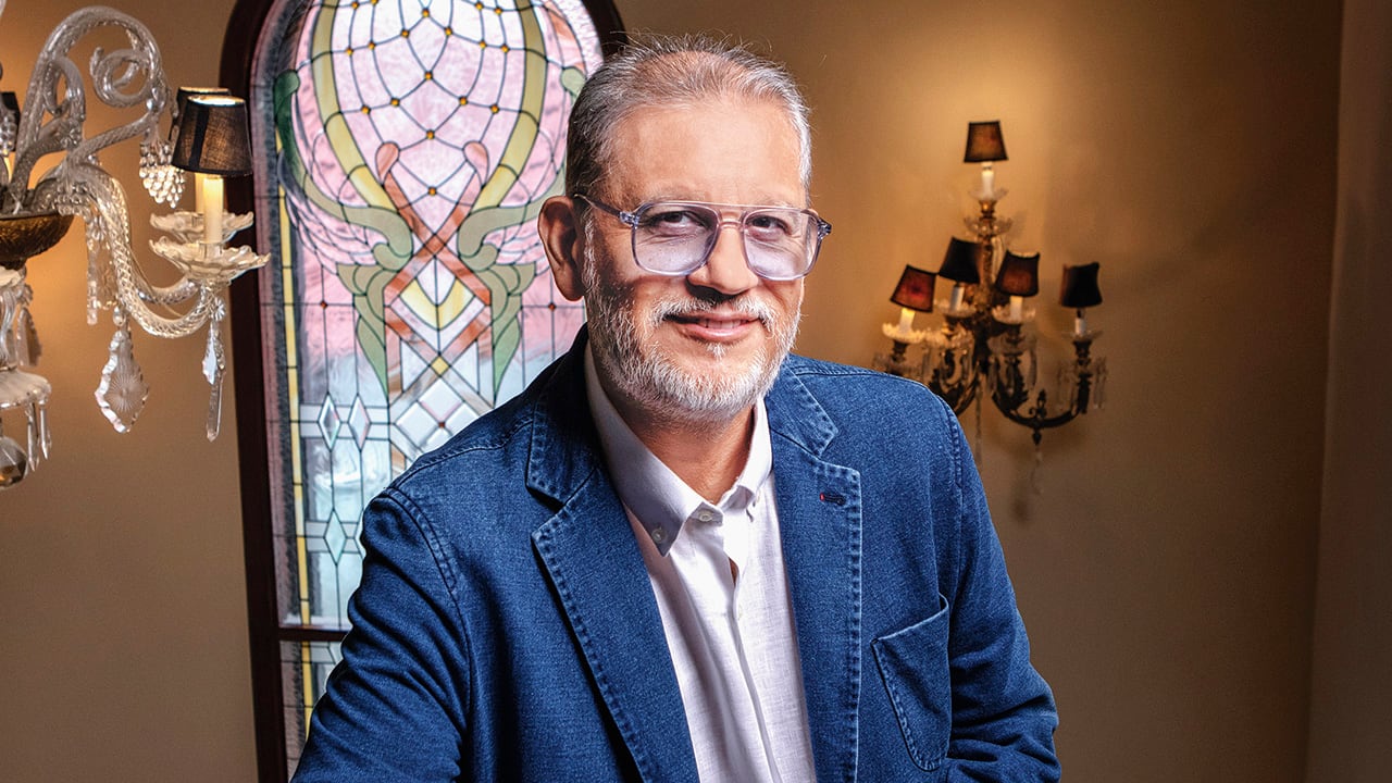 Carlos Suárez, el estratega de la campaña y responsable del eficaz plan de marketing político alrededor de la imagen del Tigre.
Foto: Juan Carlos Sierra - Revista Semana.