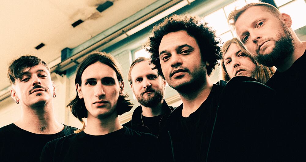 La banda de Manuel Gagneux (cuarto de izquierda a derecha), alimentada ahora por todos sus integrantes, vibra desde 2016, pero este disco confirma que está llegando a sus plenos poderes. 