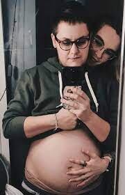 Buscan ser reconocidos en el acta de nacimiento de la niña.