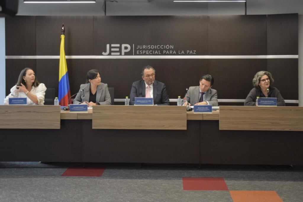 La JEP abrió el macrocaso 11, que tomará decisiones frente a los crímenes cometidos en el marco de la violencia de género durante el conflicto armado. Se espera que sea un espacio seguro para las víctimas.