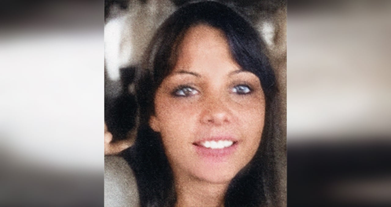 A Wendy Chavarriaga, una de sus amantes, la mandó asesinar pues la pilló ayudando al Bloque de Búsqueda.