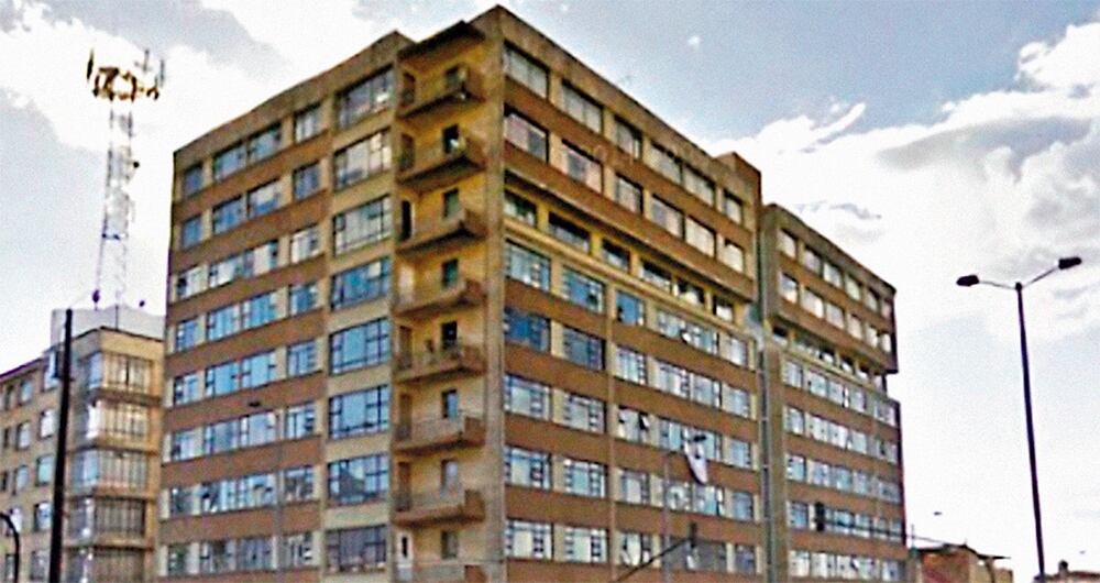  La directora encargada, Luz Fany Vaca, estaría demorando los pagos a los contratistas.