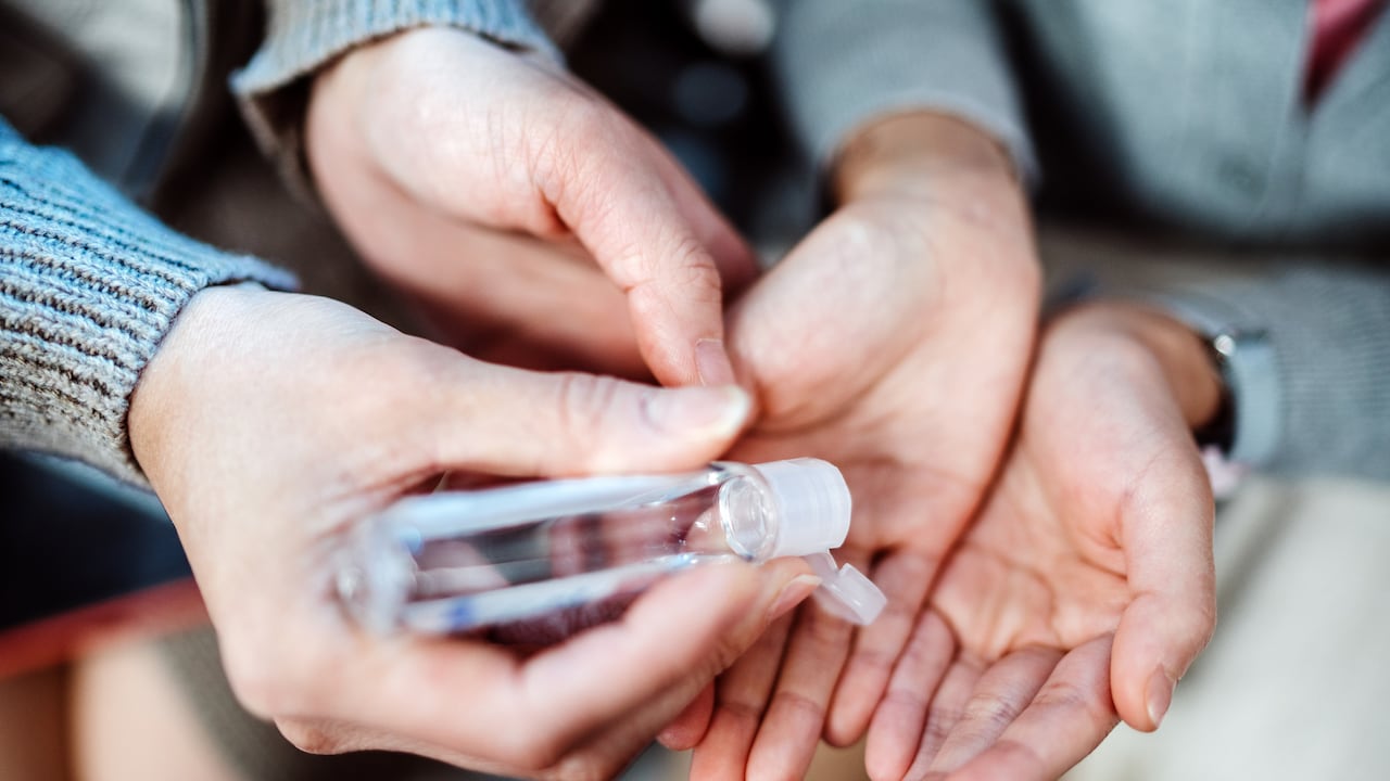 Foto de referencia de una familia en medio de la coyuntura por coronavirus
