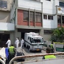 Llegada de los cuerpos recuperados por autoridades en zona rural de Tumaco, Nariño, a la sede de Medicina Legal en Cali.