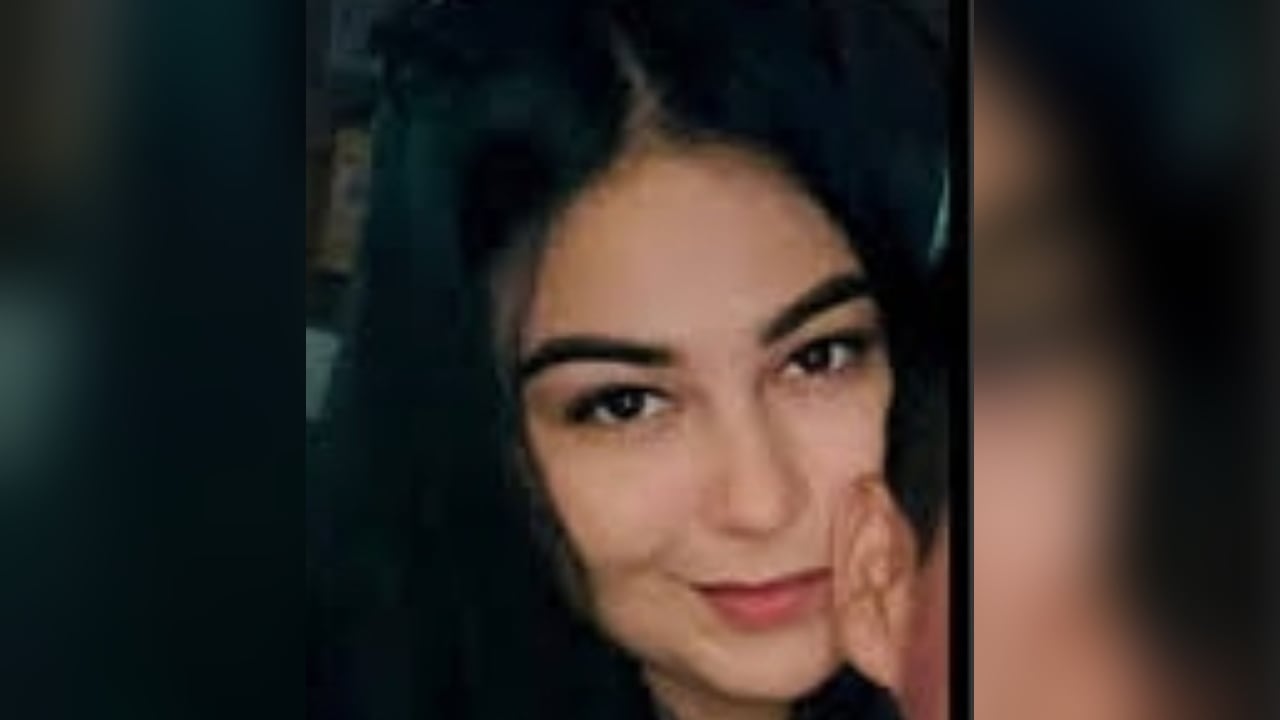 La mujer era mamá de una niña.