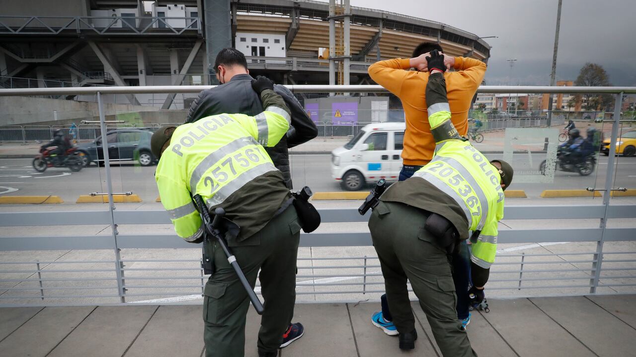 Policía Metropolitana de Bogotá operativo de seguridad en Transmilenio
