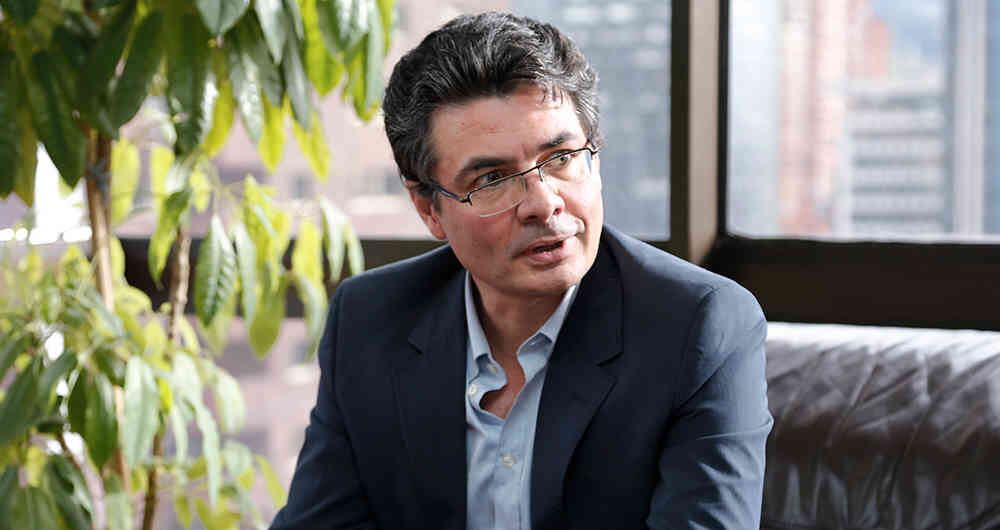 Durante la conversación con Silva, en el pódcast hay un espacio en el que hablan sobre las pistas del envejecimiento y él mismo aseguró que la mayor evidencia de que los años van pasando es sentarse a mirar los álbumes de fotos, el registro de la vida.  