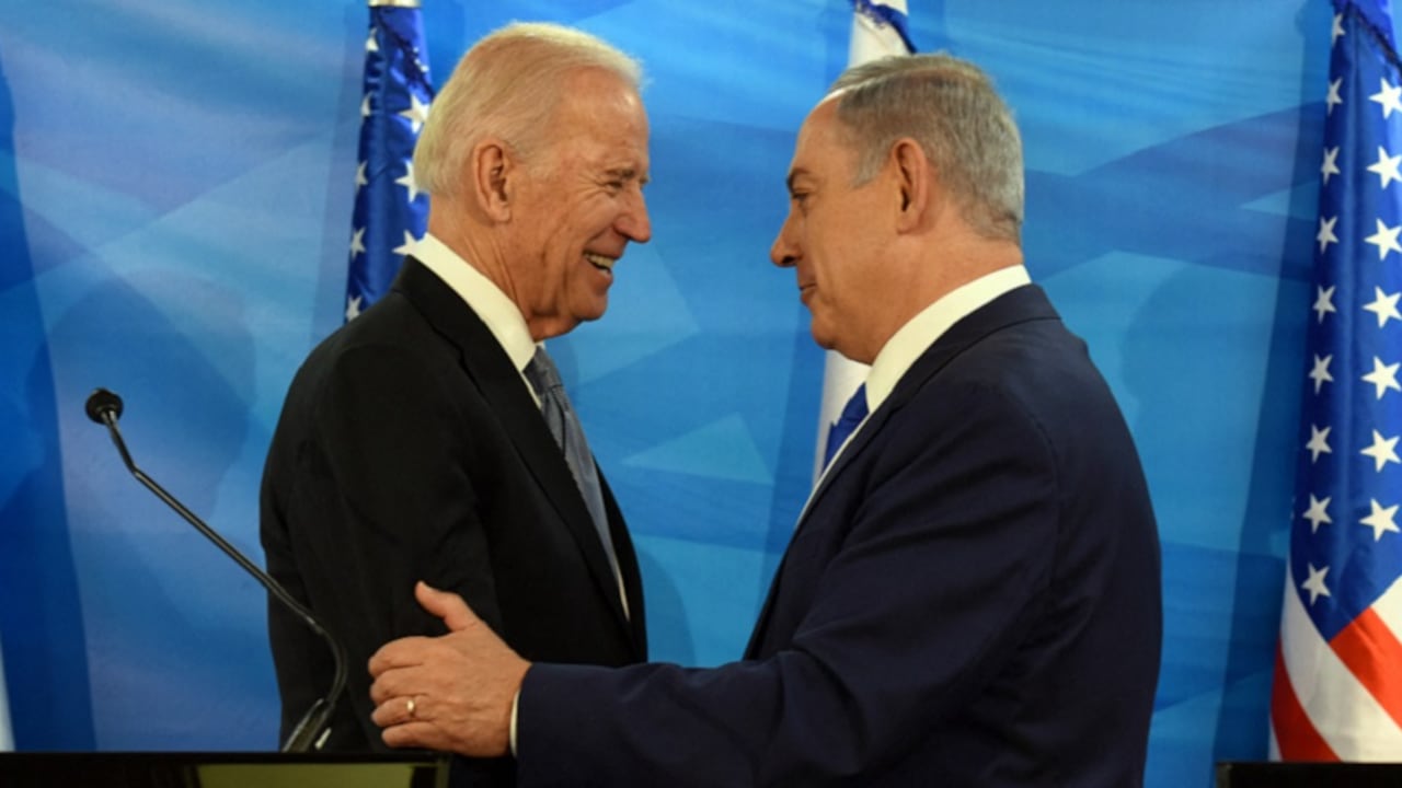 Biden llamó este lunes al primer ministro de Israel, Bnejamin Netanyahu, para manifestar su alegría por la liberación de dos rehenes por parte de Hamás