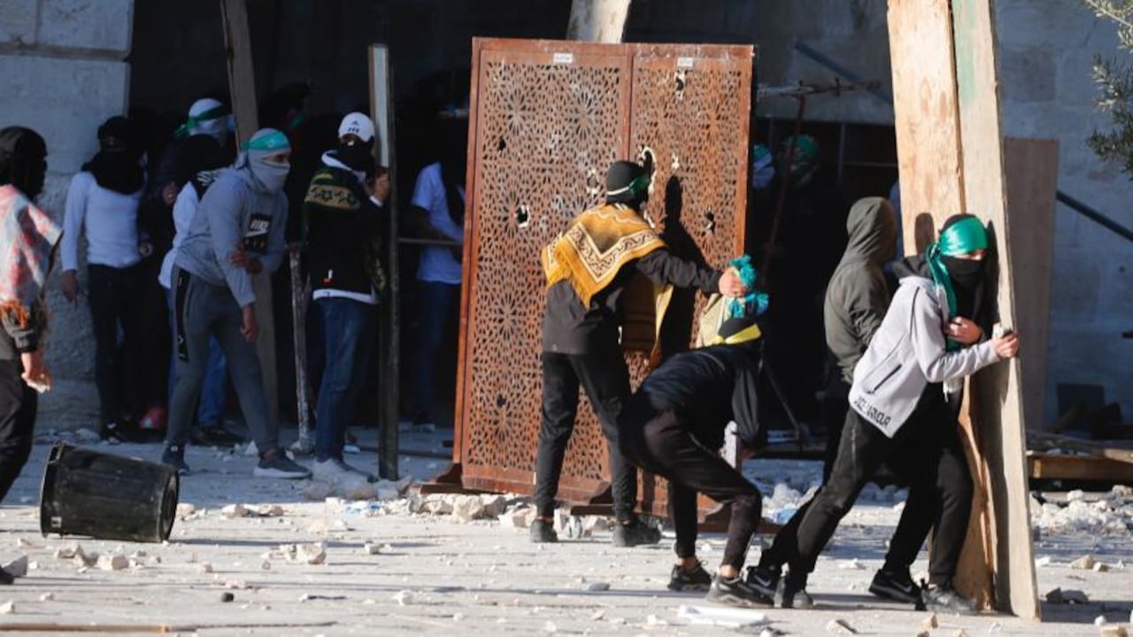 El pasado viernes fueron detenidos más de 400 palestinos y 150 resultaron heridos por la intervención policial, unas acciones condenadas por países como Emiratos Árabes Unidos, Marruecos o Bahréin, aliados de Israel.