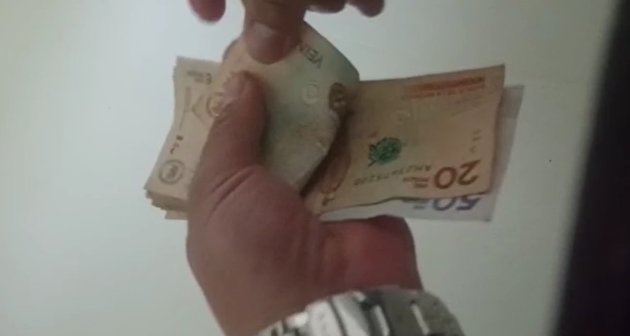 15 presuntos integrantes de tres redes delictivas, entre ellos dos integrantes de la Policía Nacional, fueron capturados y judicializados.