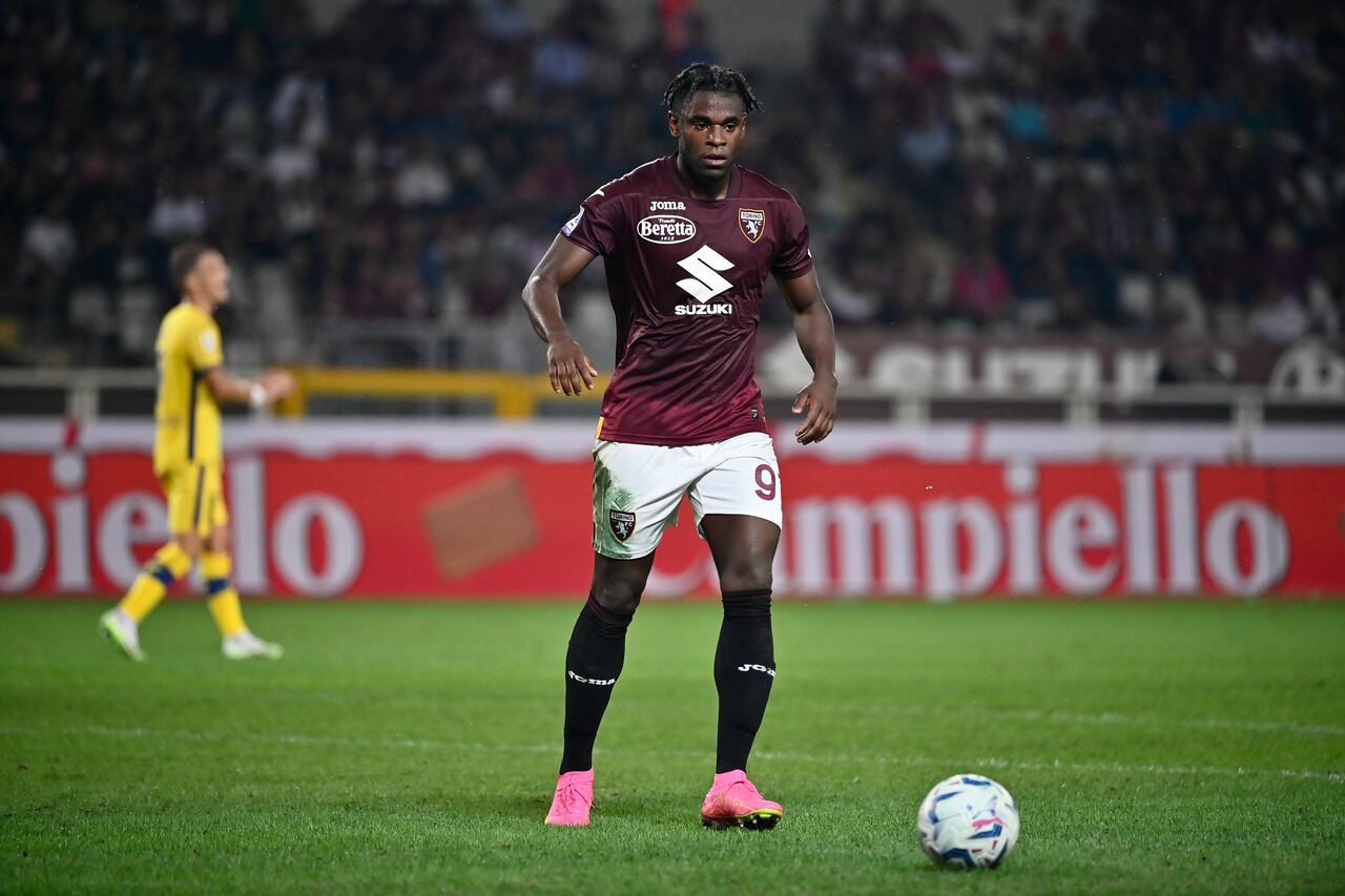 Duvan Zapata del Torino FC reacciona durante el partido Serie A TIM entre el Torino FC y Hellas Verona FC en el Stadio Olimpico di Torino el 2 de octubre de 2023 en Turín, Italia. (Foto de Stefano Guidi/Getty Images)