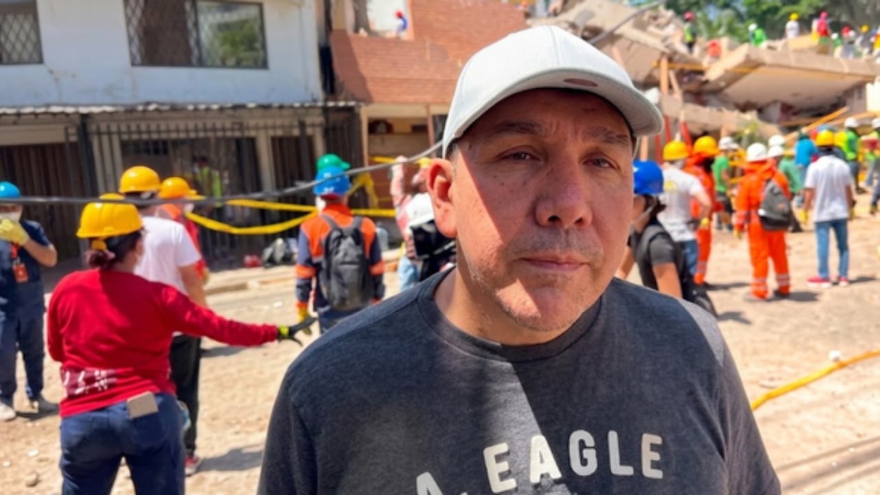 Armando Carrillo, sobreviviente del terremoto en Cali, ha estado en el lugar donde quedaba su casa.