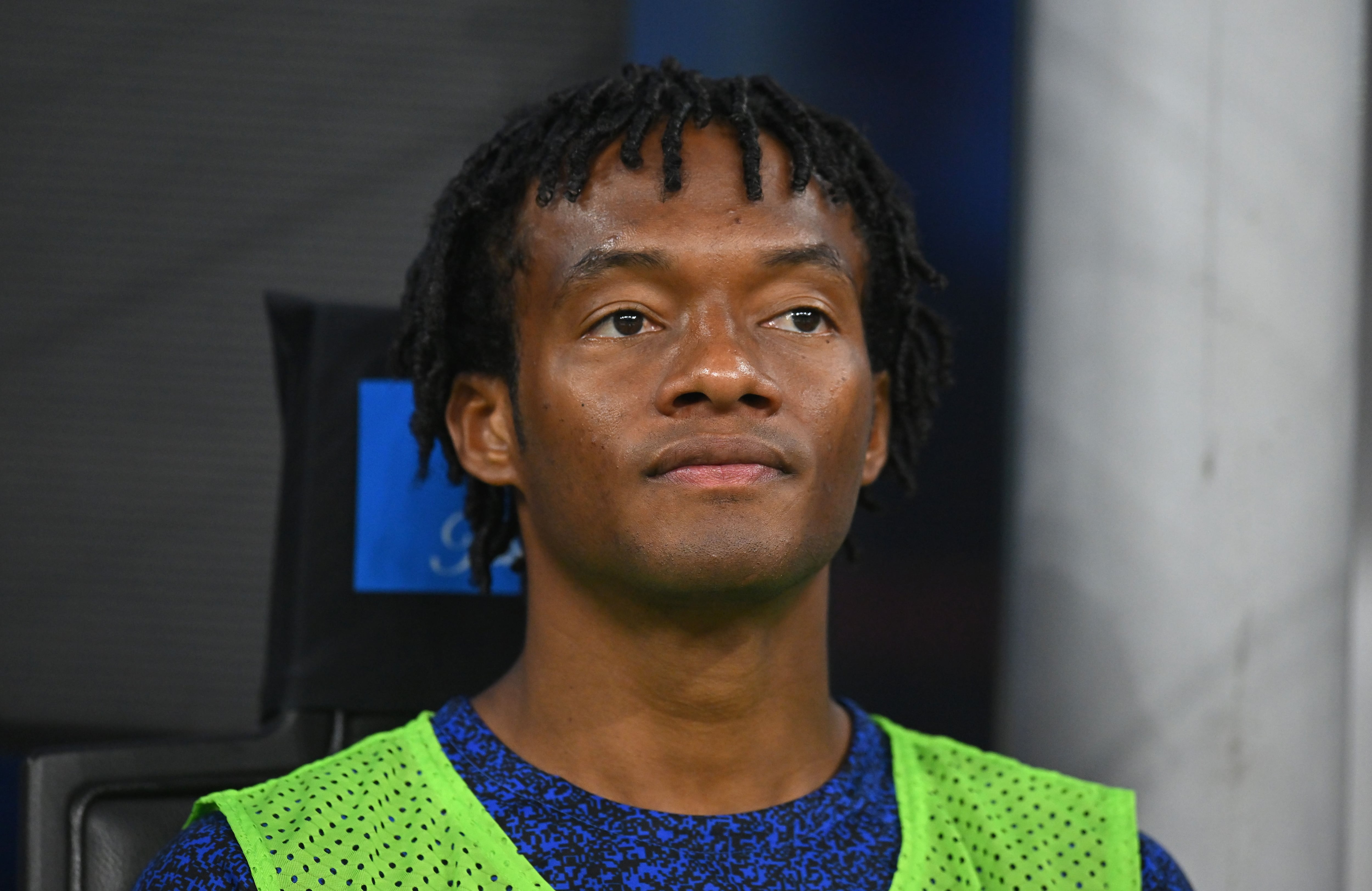 MILAN, ITALY - AUGUST 19: Juan Cuadrado of FC Internazionale  looks on during the Serie A TIM match between FC Internazionale and AC Monza at Stadio Giuseppe Meazza on August 19, 2023 in Milan, Italy. (Photo by Alessandro Sabattini/Getty Images)