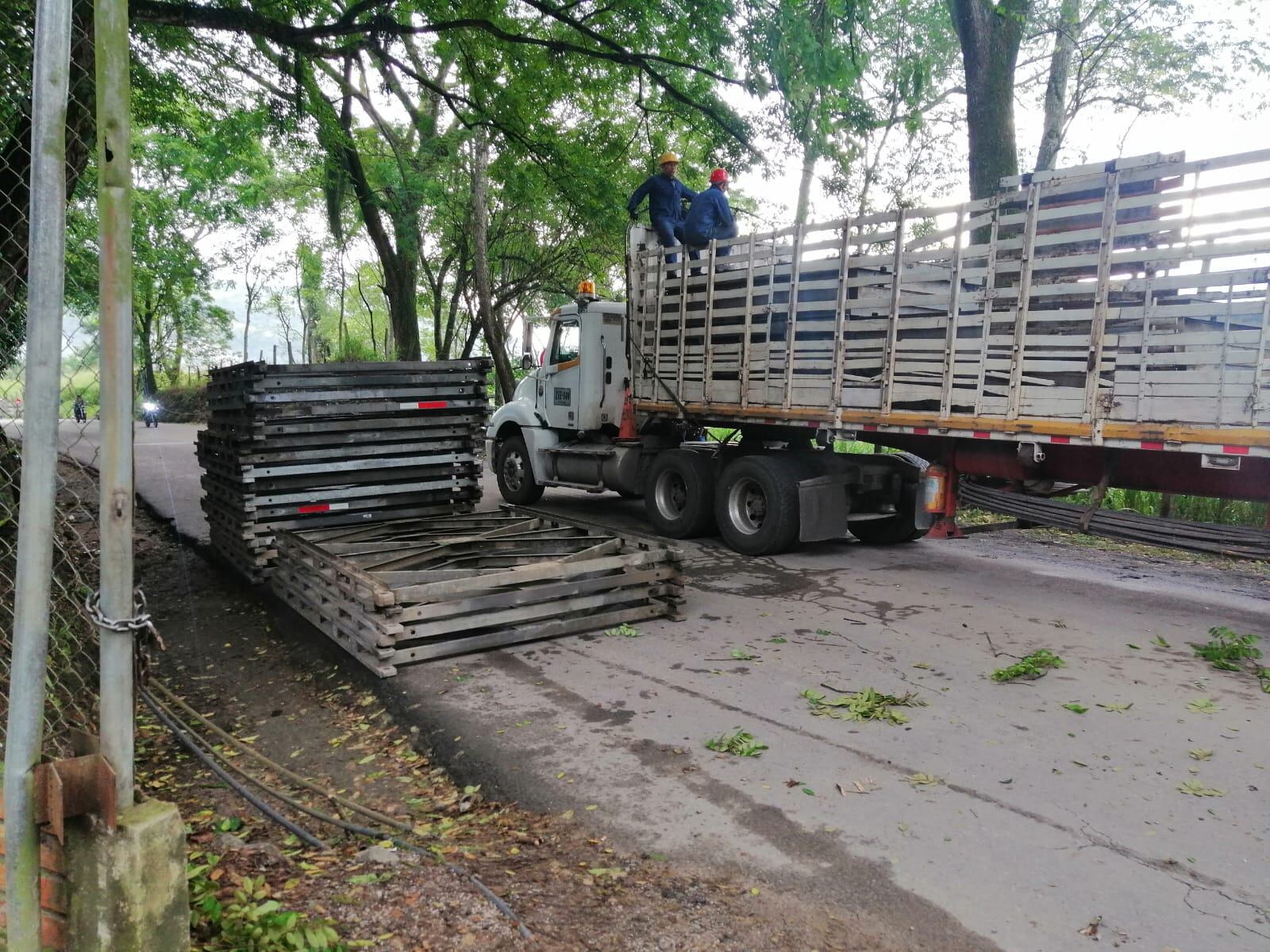 El cierre está relacionado con la instalación de un puente metálico en el sector conocido como La Remolina 2, en la comprensión rural del municipio de Sardinata