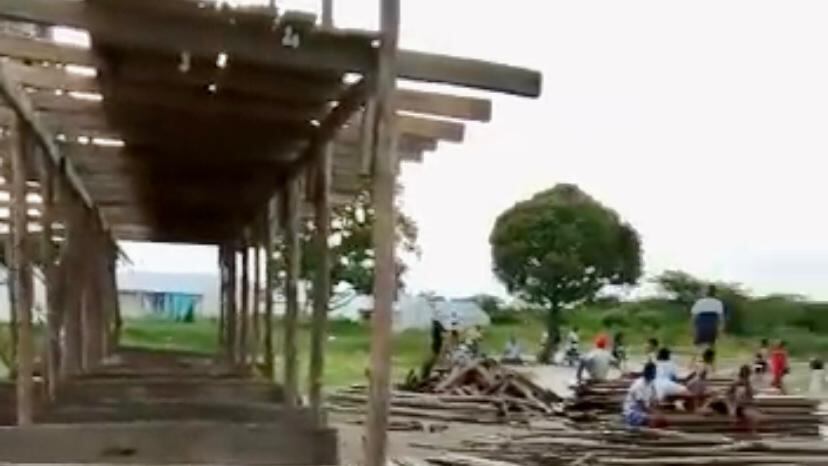 Así se ve el montaje de la estructura para la realización de las corralejas.