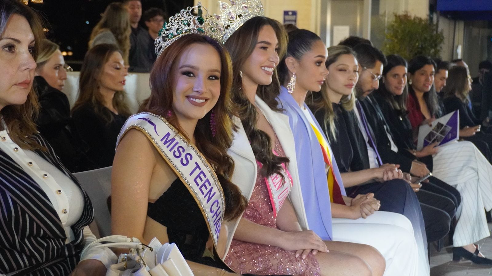 Migrantes venezolanas y población colombiana brillan en un desfile a cargo de la Fundación Juntos se puede que vistió de integración a Bogotá