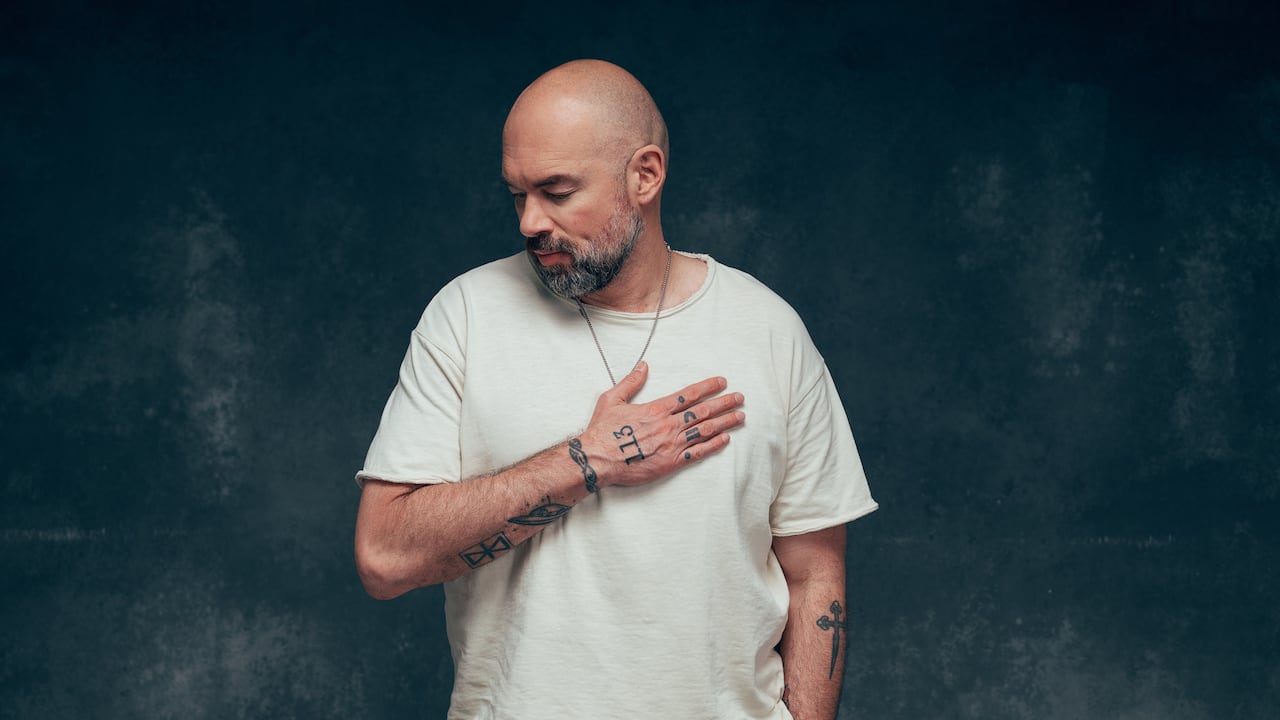 Santiago Cruz le concedió una entrevista exclusiva a SEMANA y habló de su nueva versión del álbum.