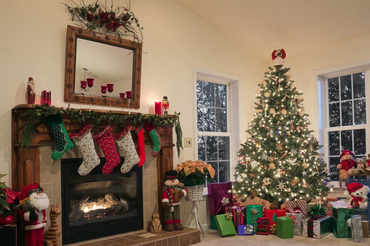 5 minutos, 1 espejo, infinita Navidad: Descubra la forma rápida y sencilla de adornar su espejo para las fiestas.