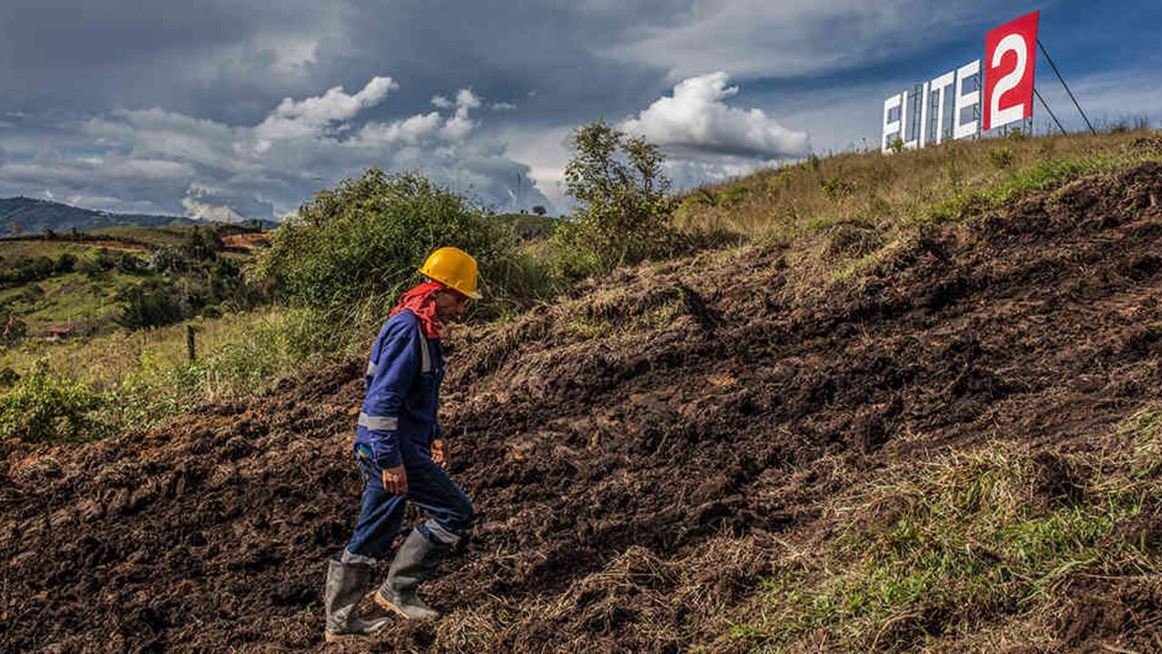 Los precios de los lotes van desde los 985 millones de pesos en adelante, y el modelo de financiamiento permite pagar la cuota inicial hasta en un año.