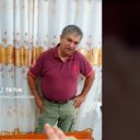 Hombre estalla en cólera y rechaza su regalo de Navidad.