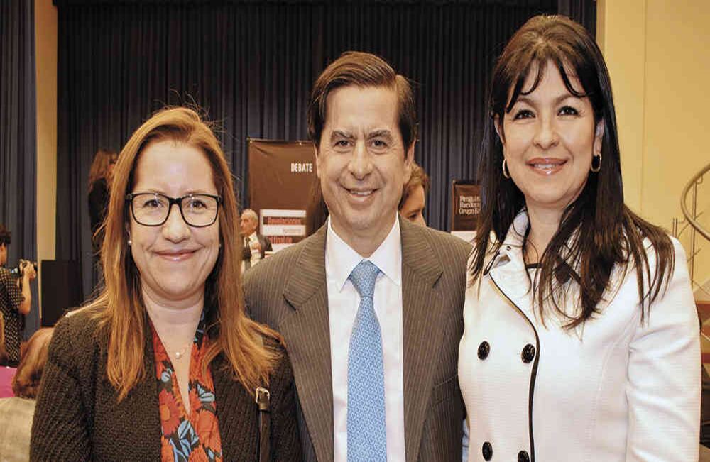 Paula Gaviria, Juan Fernando Cristo y Mónica Cifuentes.