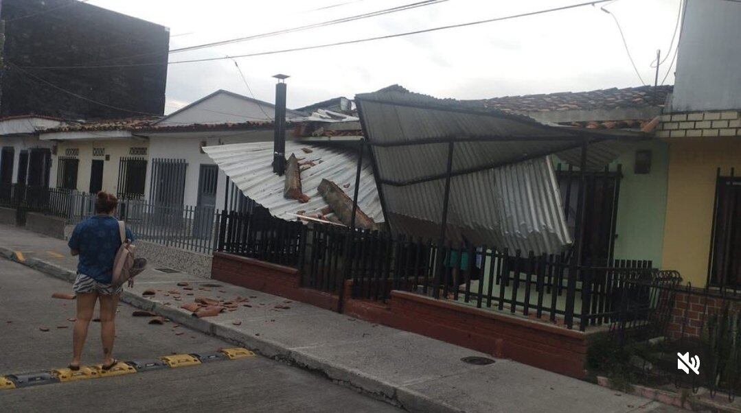 Los residentes de Virginia, Risaralda, reportan daños considerables después de un temblor, incluyendo vidrios quebrados y afectaciones en la estructura de edificios. La comunidad se une para evaluar y abordar las consecuencias del evento sísmico.