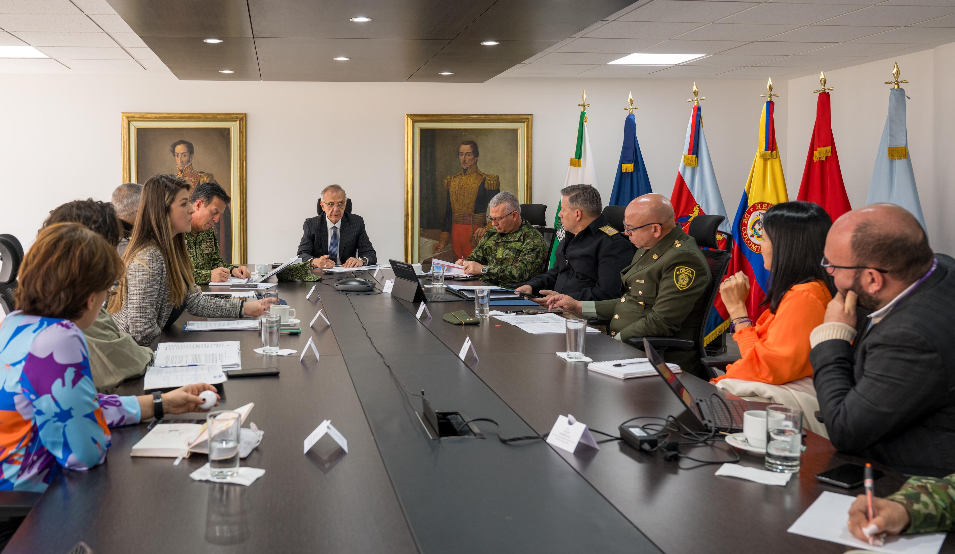 Reunión del Ministro de Defensa, Iván Velásquez, con la Fuerza Pública y la Unidad de Búsqueda de personas Dadas por Desaparecidas.