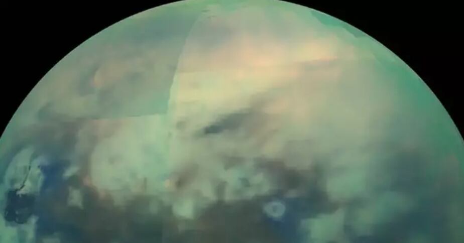 Titán rompe expectativas al no mostrar deltas, pese a su clima similar al terrestre.