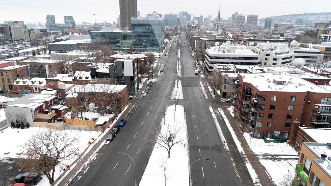A near-empty Rene-Levesque Boulevard is seen under Quebec's new COVID-19 lockdown in Montreal, on Wednesday, Jan. 13, 2021. (Paul Chiasson/The Canadian Press via AP)